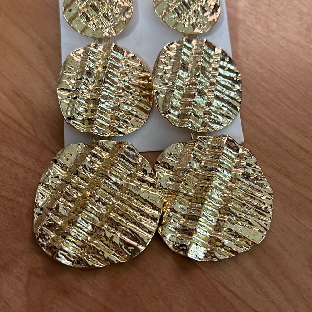 NWT Gold Drop Earrings - Picture 4 of 5